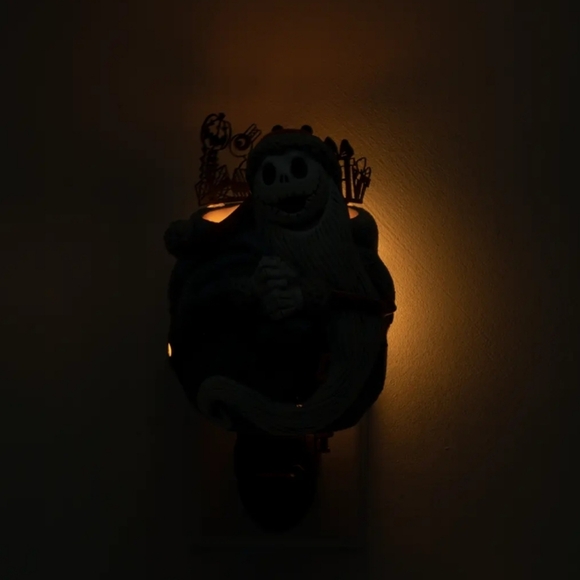 👀50% OFF🎅💀♨️👃🔌NWT‼️Scentsy " Santa Jack Skellington" Mini Warmer w/ Wax Bar - Picture 7 of 16